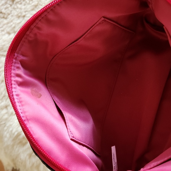 Adorable Coach Heart Leather Cosmetics Bag ❤️💄🩷 - Picture 10 of 15